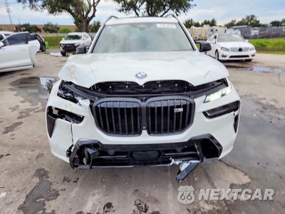 Piąte zdjęcie samochodu w środku: 2026 BMW X7 M60I VIN:5UX33EM01T9210293 - miniatura