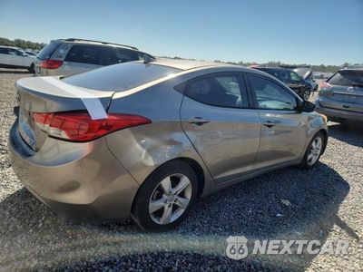 Trzecie zdjęcie samochodu z tyłu: 2013 HYUNDAI ELANTRA GLS VIN:5NPDH4AE9DH327811 - miniatura
