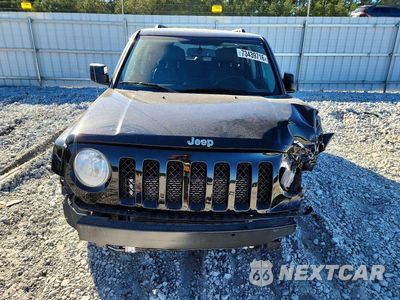 Piąte zdjęcie samochodu w środku: 2014 JEEP PATRIOT LATITUDE VIN:1C4NJPFA4ED680755 - miniatura