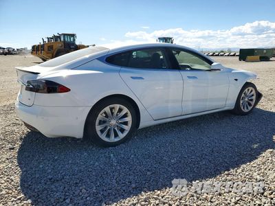 Trzecie zdjęcie samochodu z tyłu: 2016 TESLA MODEL S VIN:5YJSA1E17GF162281 - miniatura