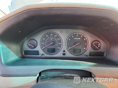 Zdjęcie 9 z 13 samochodu: 2002 VOLVO V70 XC VIN:YV1SZ58D221077222 - miniatura