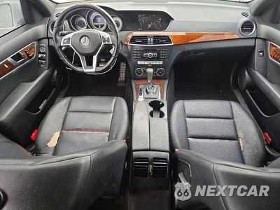 Zdjęcie 8 z 12 samochodu: 2013 MERCEDES-BENZ C 300 4MATIC VIN:WDDGF8AB6DR244061 - miniatura