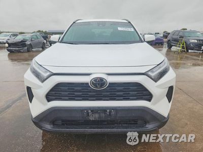 Piąte zdjęcie samochodu w środku: 2024 TOYOTA RAV4 XLE VIN:2T3W1RFV0RC290216 - miniatura