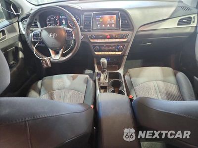 Zdjęcie 8 z 12 samochodu: 2018 HYUNDAI SONATA SEL VIN:5NPE34AF4JH651434 - miniatura