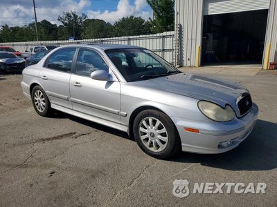 Czwarte zdjęcie samochodu z boku: 2004 HYUNDAI SONATA GLS VIN:KMHWF35HX4A074465 - miniatura