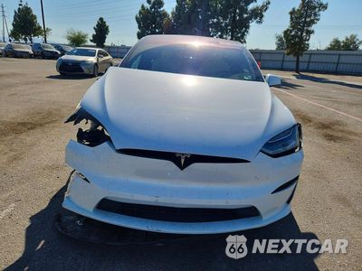 Piąte zdjęcie samochodu w środku: 2022 TESLA MODEL X VIN:7SAXCBE55NF362021 - miniatura
