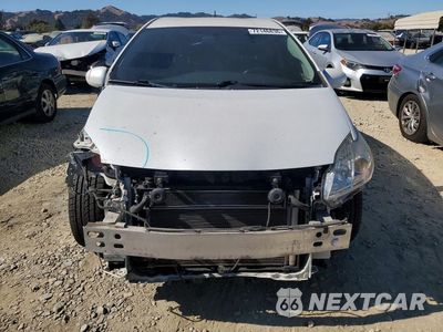 Piąte zdjęcie samochodu w środku: 2013 TOYOTA PRIUS PERSONA SERIES SE VIN:JTDKN3DU9D5606608 - miniatura