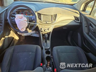 Zdjęcie 8 z 13 samochodu: 2018 CHEVROLET TRAX LS VIN:3GNCJKSB6JL163042 - miniatura