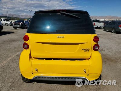 Zdjęcie 6 z 13 samochodu: 2014 SMART FORTWO VIN:WMEEJ9AA7EK732928 - miniatura