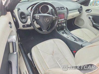 Zdjęcie 8 z 12 samochodu: 2006 MERCEDES-BENZ SLK 350 VIN:WDBWK56F06F099744 - miniatura