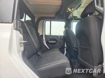 Zdjęcie 10 z 12 samochodu: 2020 JEEP GLADIATOR SPORT VIN:1C6HJTAGXLL121190 - miniatura