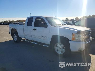 Czwarte zdjęcie samochodu z boku: 2007 CHEVROLET SILVERADO K1500 VIN:2GCEK19J971550149 - miniatura