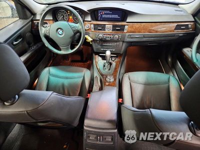 Zdjęcie 8 z 12 samochodu: 2009 BMW 328 XIT VIN:WBAUU33519A540010 - miniatura
