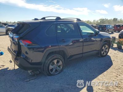 Trzecie zdjęcie samochodu z tyłu: 2024 TOYOTA RAV4 XLE VIN:2T3W1RFV8RW354288 - miniatura
