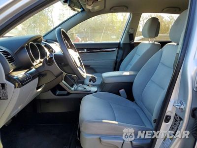 Zdjęcie 7 z 13 samochodu: 2013 KIA SORENTO LX VIN:5XYKT3A66DG355193 - miniatura