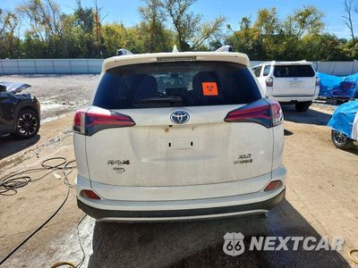 Zdjęcie 6 z 13 samochodu: 2017 TOYOTA RAV4 HYBRID XLE VIN:JTMRJREV6HD117583 - miniatura