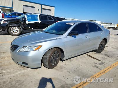 2007 TOYOTA CAMRY LE 4T1BE46K77U645723 - główne zdjęcie licytacji z USA - miniatura
