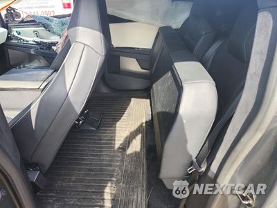 Zdjęcie 11 z 13 samochodu: 2024 TESLA CYBERTRUCK VIN:7G2CEHED6RA032002 - miniatura
