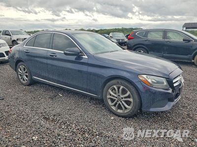 Czwarte zdjęcie samochodu z boku: 2018 MERCEDES-BENZ C 300 4MATIC VIN:55SWF4KB7JU236290 - miniatura
