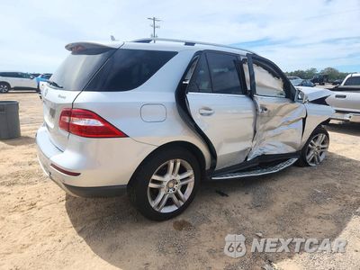 Trzecie zdjęcie samochodu z tyłu: 2015 MERCEDES-BENZ ML 350 4MATIC VIN:4JGDA5HB8FA611555 - miniatura