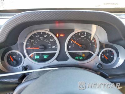 Zdjęcie 9 z 13 samochodu: 2010 JEEP WRANGLER SAHARA VIN:1J4GA5D16AL181403 - miniatura