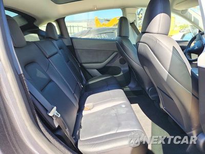 Zdjęcie 10 z 12 samochodu: 2023 TESLA MODEL Y VIN:7SAYGDEE6PF831866 - miniatura