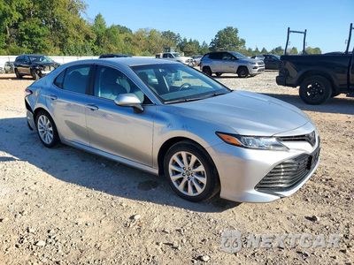 Czwarte zdjęcie samochodu z boku: 2018 TOYOTA CAMRY LE VIN:4T1B11HK6JU131649 - miniatura