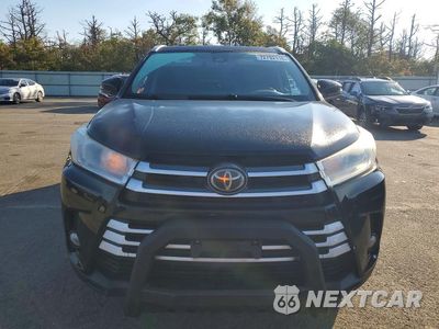 Piąte zdjęcie samochodu w środku: 2017 TOYOTA HIGHLANDER XLE VIN:5TDJZRFH6HS512253 - miniatura