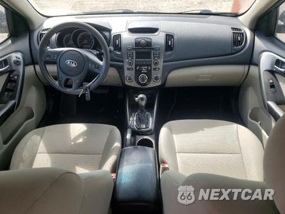 Zdjęcie 8 z 13 samochodu: 2013 KIA FORTE EX VIN:KNAFU4A24D5732255 - miniatura