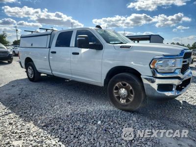 Czwarte zdjęcie samochodu z boku: 2023 RAM 2500 TRADESMAN VIN:3C6UR4HJ9PG528726 - miniatura