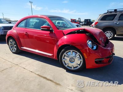 Czwarte zdjęcie samochodu z boku: 2013 VOLKSWAGEN BEETLE VIN:3VWJP7AT1DM693064 - miniatura