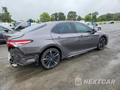 Trzecie zdjęcie samochodu z tyłu: 2020 TOYOTA CAMRY XSE VIN:4T1K61AK0LU959209 - miniatura