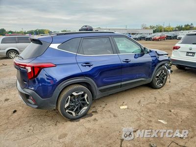 Trzecie zdjęcie samochodu z tyłu: 2024 KIA SELTOS SX VIN:KNDETCA76R7550057 - miniatura
