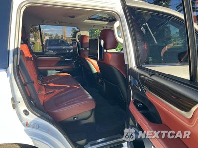 Zdjęcie 6 z 11 samochodu: 2016 LEXUS LX 570 VIN:JTJHY7AX0G4207049 - miniatura
