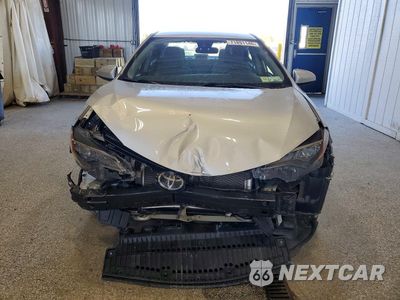 Piąte zdjęcie samochodu w środku: 2018 TOYOTA COROLLA LE VIN:5YFBURHE4JP841473 - miniatura