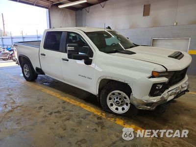 Czwarte zdjęcie samochodu z boku: 2024 CHEVROLET SILVERADO K2500 HEAVY DUTY VIN:1GC4YLE70RF179961 - miniatura