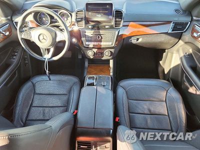 Zdjęcie 8 z 13 samochodu: 2017 MERCEDES-BENZ GLS 550 4MATIC VIN:4JGDF7DE5HA908282 - miniatura