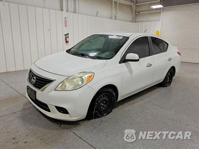 2013 NISSAN VERSA 1.6 S 3N1CN7AP2DL880987 - główne zdjęcie licytacji z USA - miniatura