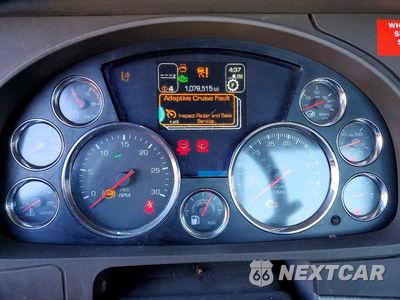 Zdjęcie 9 z 13 samochodu: 2016 KENWORTH T680 SEMI TRUCK VIN:1XKYA48X8GJ496408 - miniatura