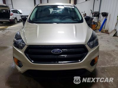 Piąte zdjęcie samochodu w środku: 2018 FORD ESCAPE S VIN:1FMCU0F78JUD17164 - miniatura
