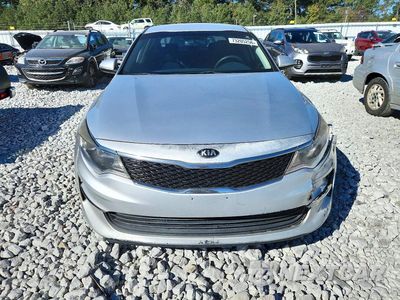 Piąte zdjęcie samochodu w środku: 2017 KIA OPTIMA LX VIN:5XXGT4L32HG124185 - miniatura