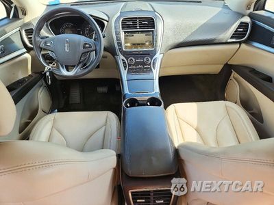 Zdjęcie 8 z 13 samochodu: 2018 LINCOLN MKX PREMIERE VIN:2LMPJ6JR1JBL37403 - miniatura
