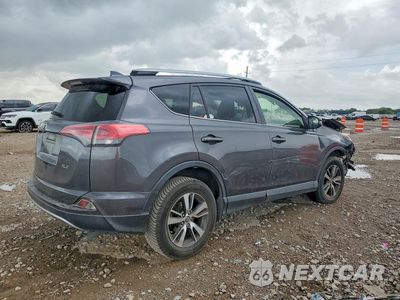Trzecie zdjęcie samochodu z tyłu: 2017 TOYOTA RAV4 XLE VIN:JTMWFREV8HJ720914 - miniatura