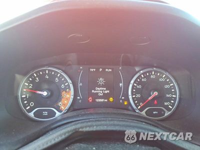 Zdjęcie 9 z 12 samochodu: 2017 JEEP RENEGADE LATITUDE VIN:ZACCJABB4HPF27978 - miniatura