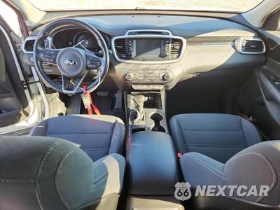 Zdjęcie 8 z 14 samochodu: 2018 KIA SORENTO LX V6 VIN:5XYPG4A56JG374524 - miniatura