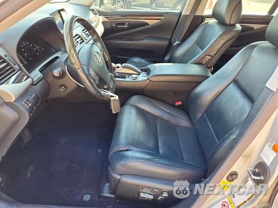 Zdjęcie 7 z 13 samochodu: 2017 LEXUS LS 460 VIN:JTHCL5EF5H5028873 - miniatura