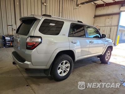 Trzecie zdjęcie samochodu z tyłu: 2020 TOYOTA 4RUNNER SR5 VIN:JTEBU5JR5L5753596 - miniatura
