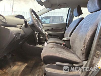 Zdjęcie 7 z 12 samochodu: 2007 TOYOTA YARIS BASE VIN:JTDBT923071060148 - miniatura