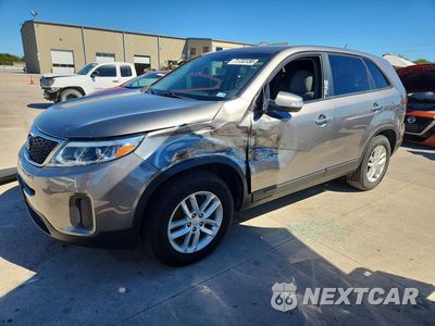 2015 KIA SORENTO LX 5XYKT3A67FG627012 - główne zdjęcie licytacji z USA - miniatura