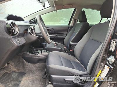 Zdjęcie 7 z 13 samochodu: 2015 TOYOTA PRIUS C THREE VIN:JTDKDTB39F1576419 - miniatura